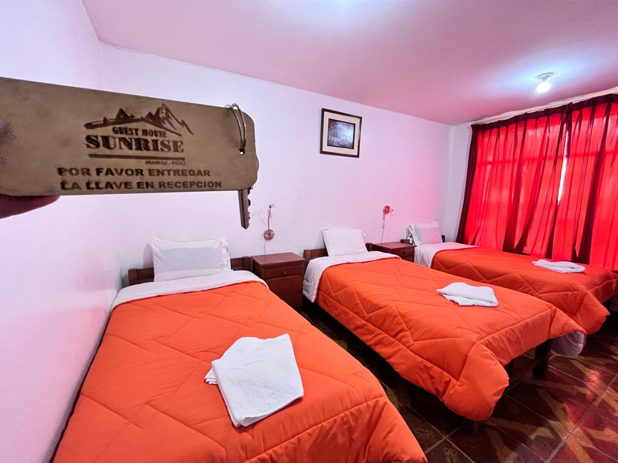 Sunrise Guest House Huaraz  Bagian luar foto